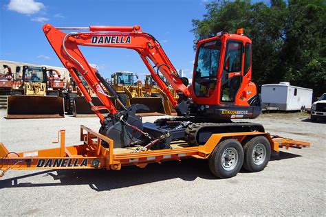 what size trailer to haul a mini excavator|gooseneck trailers towing mini excavators.